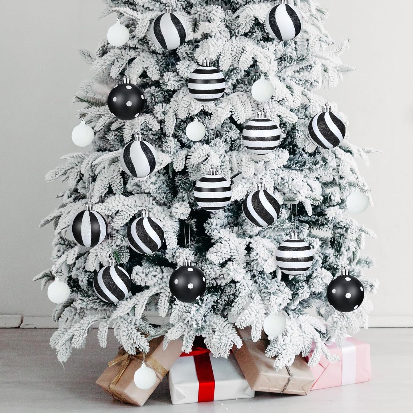 Riceshoot 24 Pcs Christmas Black and White Ball Ornaments Xmas Plastic Stripe Dot Hanging Ball for Christmas Tree Party Decoration Supplies(3.15 Inch)